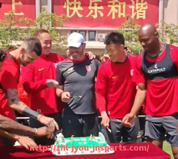 jiuyou九游娱乐-火箭队与雄鹿队比赛的直播观看方法介绍